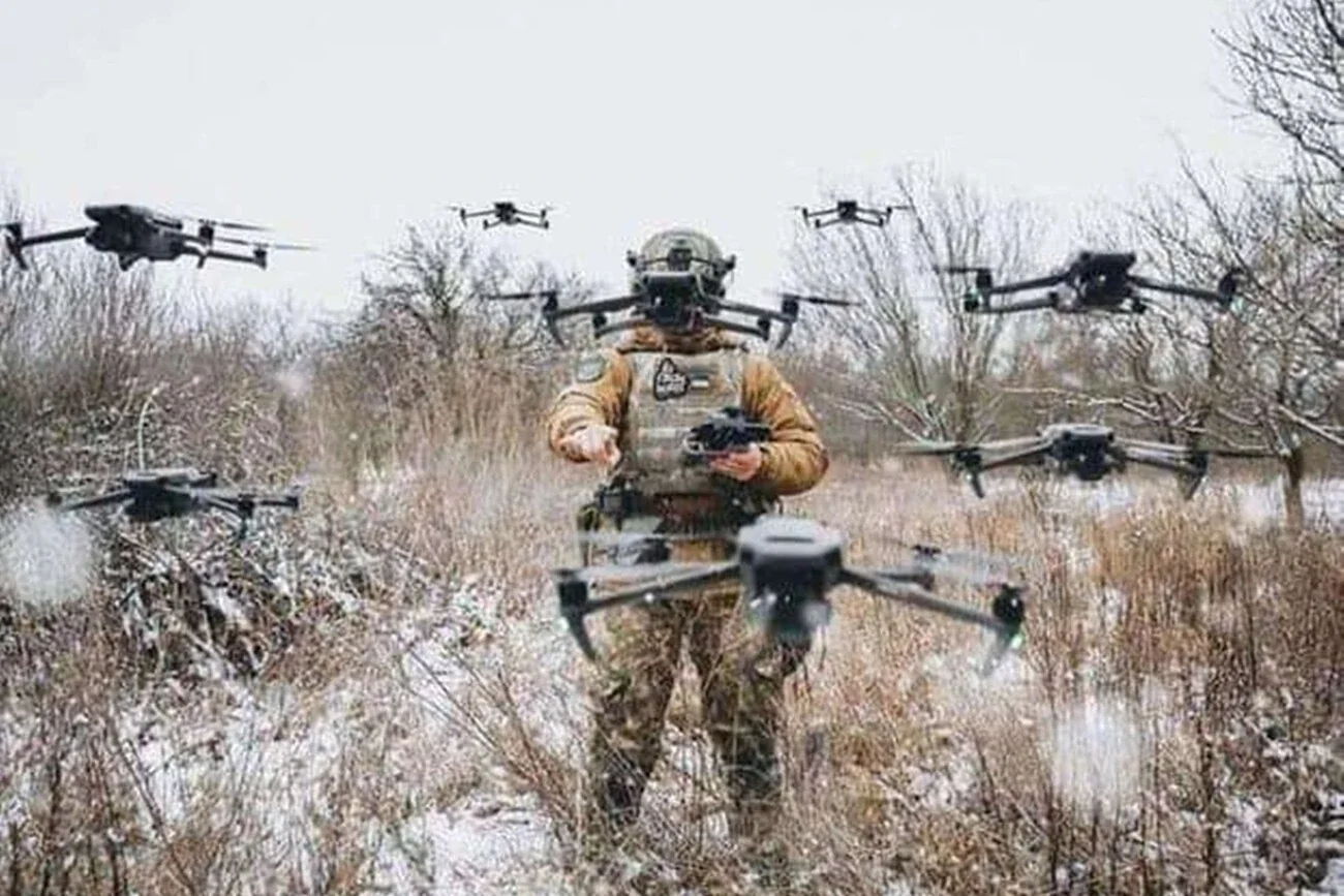 Оператор дронів 118-ї бригади керує апаратами під час штурму на Оріхівщині