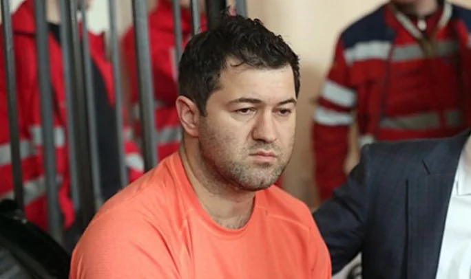 Сергей Дейнека в клетке во время избрания залога 10 млн грн в ВАКС
