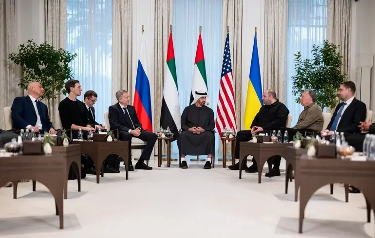 Тристоронні переговори в ОАЕ за участю представників України, США та Росії