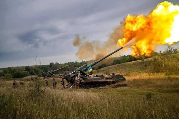 ЗСУ ведуть артилерійський вогонь по окупантах під час прориву РФ на Харківщині