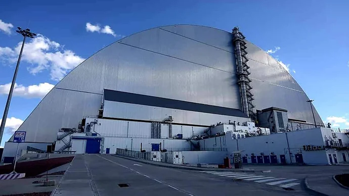 Саркофаг над 4-м блоком Чернобыльской АЭС в Украине