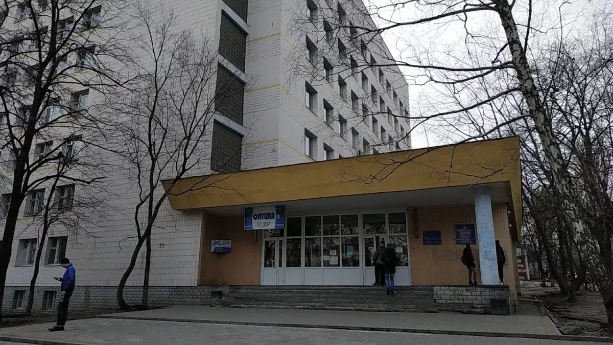 Киевская поликлиника на ул. Бориспольской, 30-а принимает больных при -1°C зимой