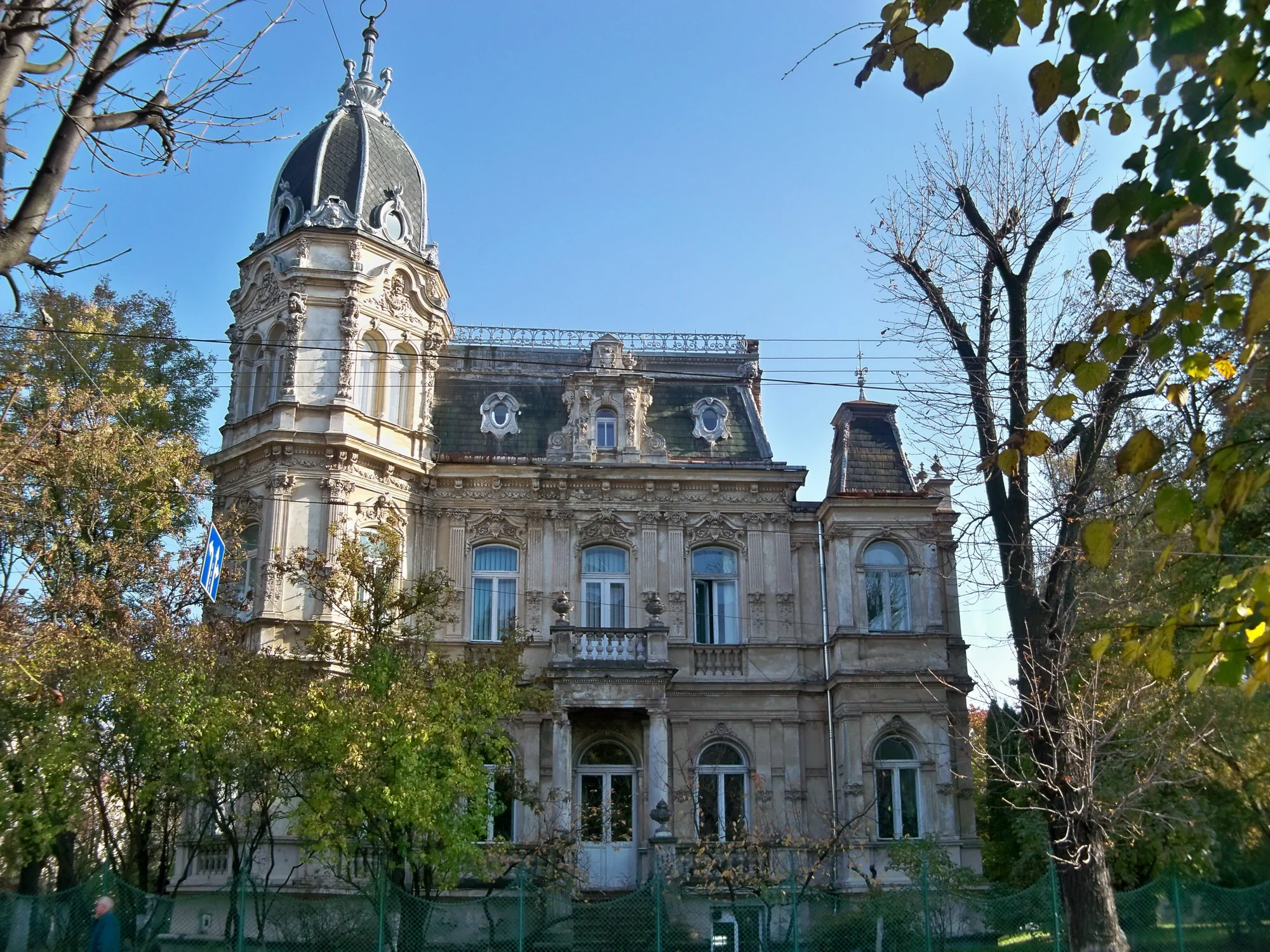Старинна вілла на Кастелівці у Львові, яку планував купити Джеффрі Епштейн