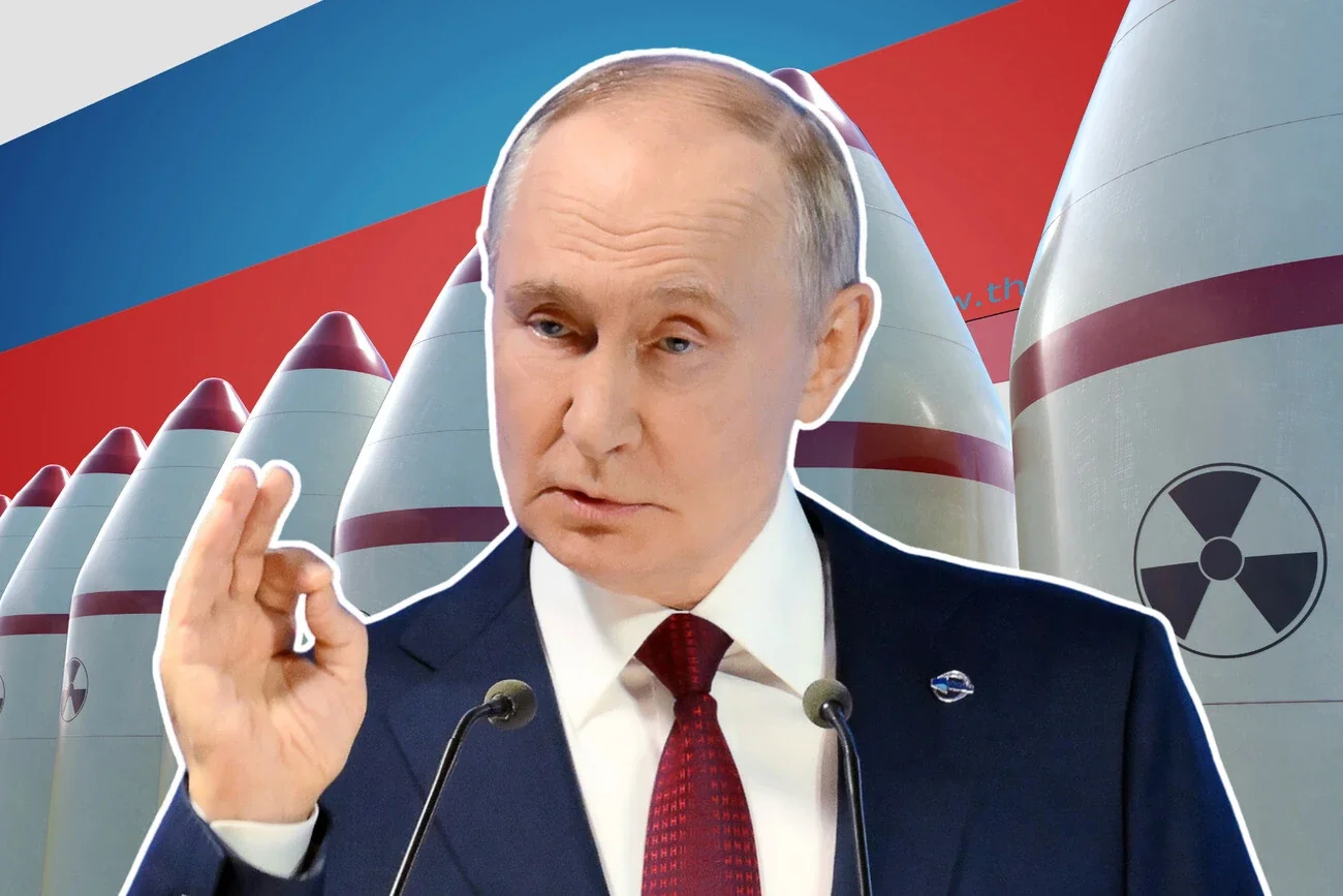 Володимир Путін на тлі ядерних ракет і прапора РФ щодо ядерної тріади