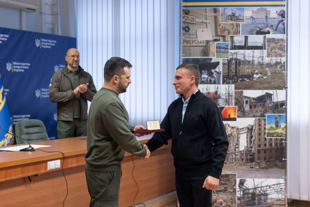 Вручение ордена «За заслуги» III степени энергетику ДТЭК Михаилу Гривнаку