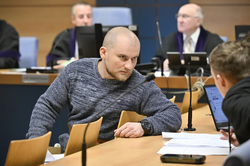 Підозрюваний у нападі на «Російський дім» дає свідчення в чеському суді
