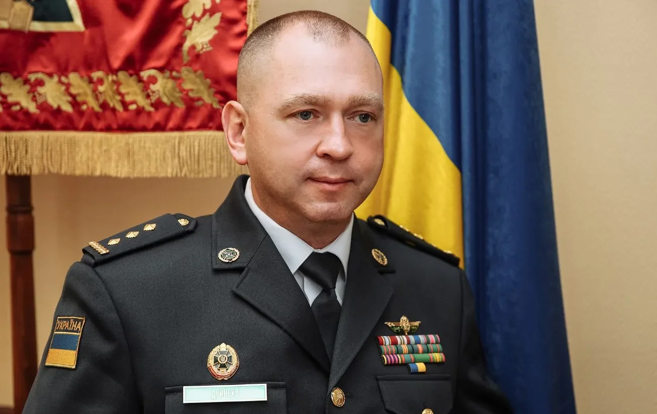 Генерал-лейтенант Сергей Дейнеко в форме начальника Луганского пограничного отряда