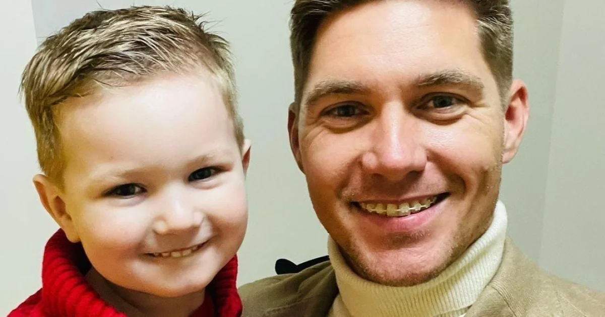 Владимир Остапчук с маленьким сыном Еваном на архивном фото ко 8-летию