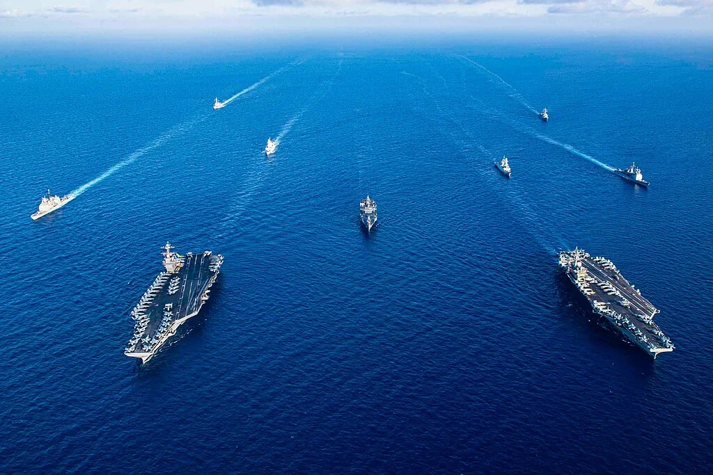 Американські авіаносці USS George H.W. Bush та кораблі посилюють флот на Близькому Сході