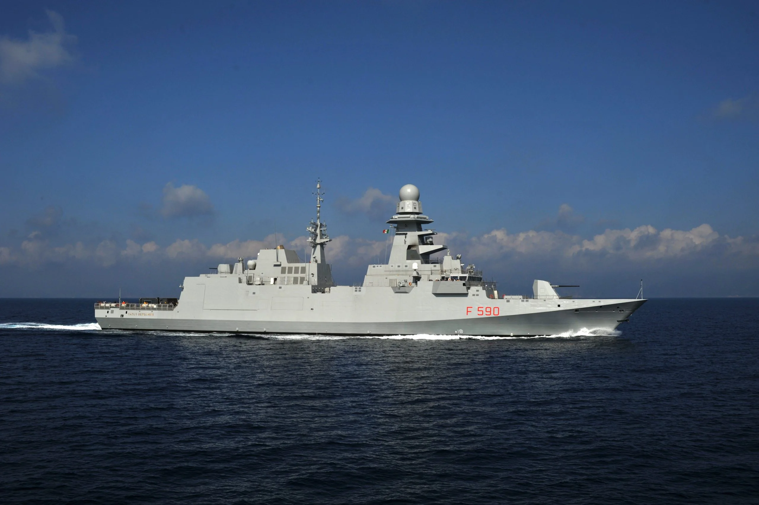 Італійський фрегат F 591 ВМС для розмінірування Ормузського пролива.