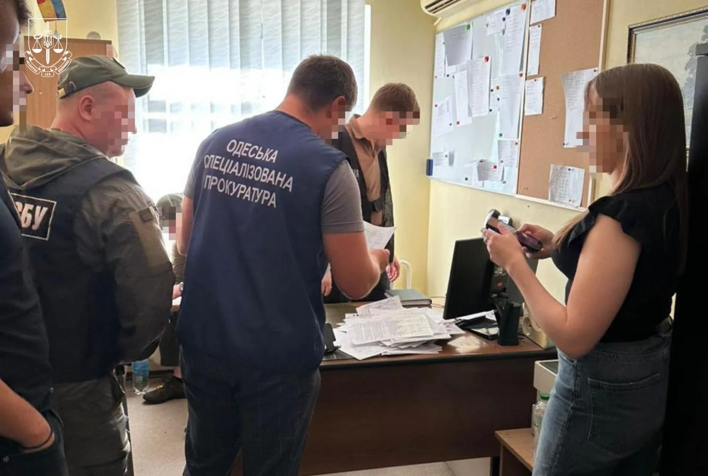 Співробітники Одеської обласної прокуратури обшукують офіс ЖКС «Порто-Франковський» у справі фіктивних зарплат