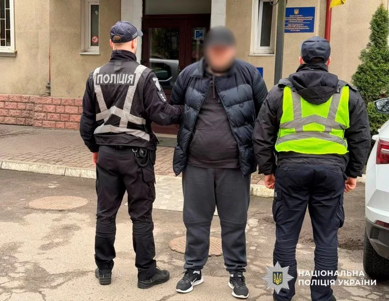 Поліція затримує співробітника Львівської митниці підозрюваного в убийстві військового ТЦК у Львові