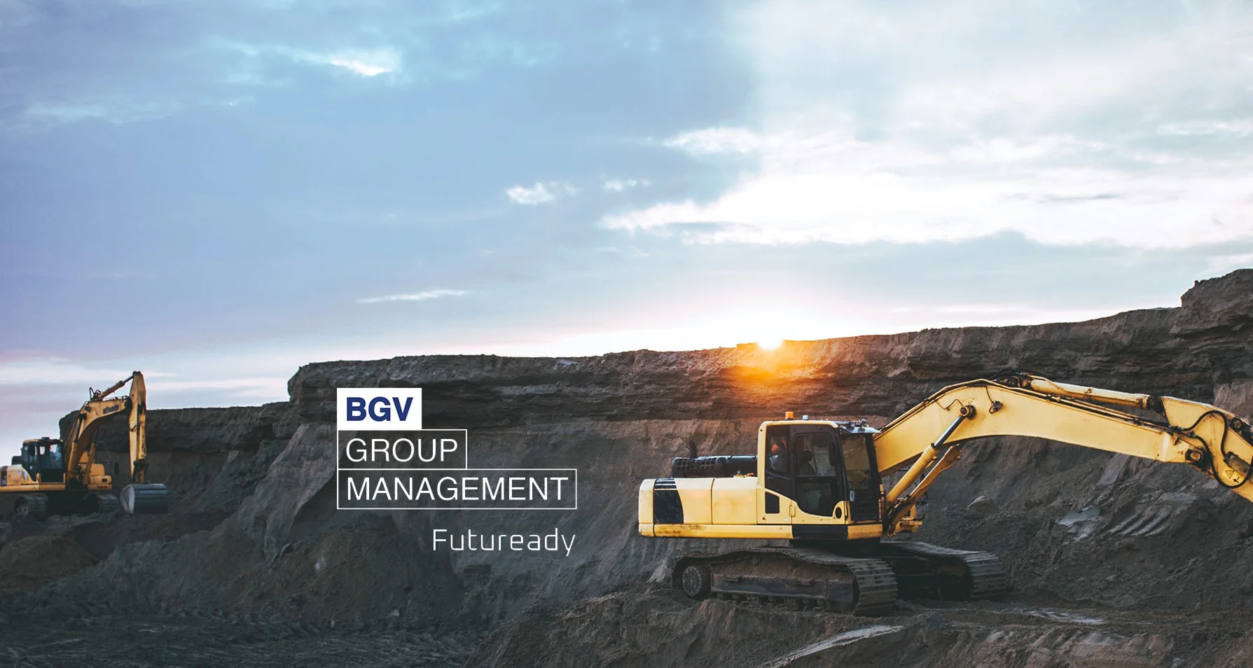 Екскаватори BGV Group Management на видобутку сировини в карєрі