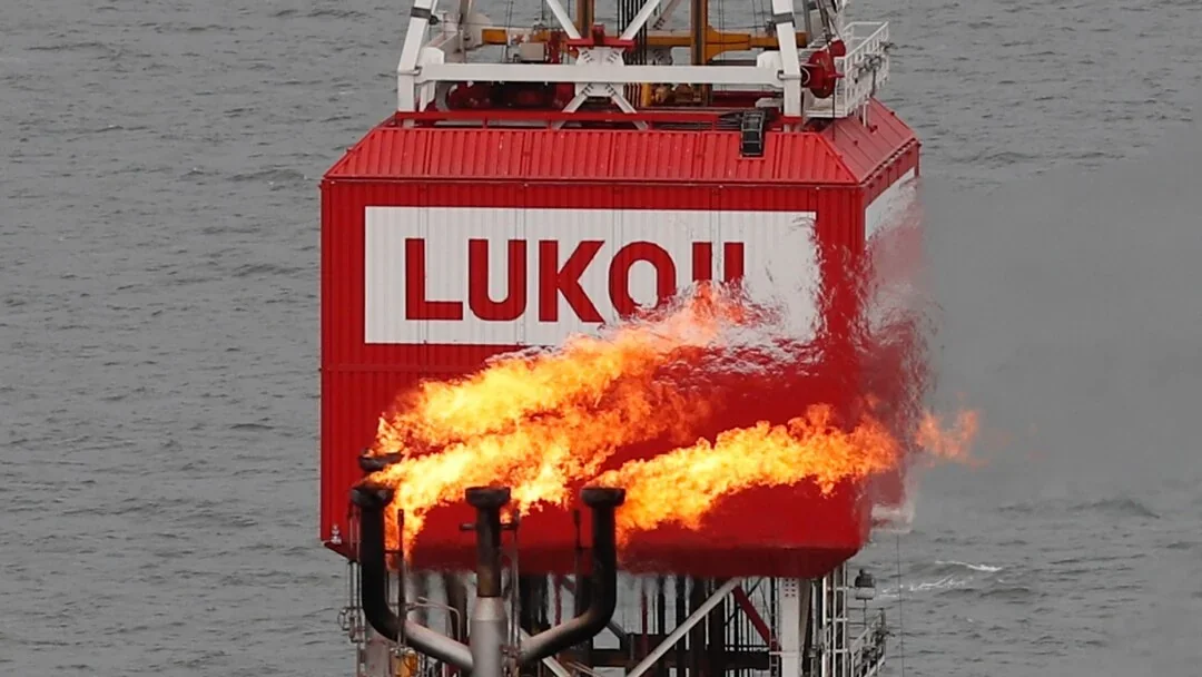 Пожежа на нафтотерміналі Усть-Луга Ойл ЛУКОЙЛ після удару України