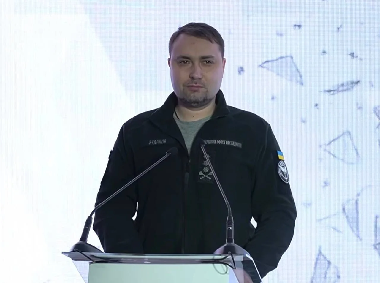 Кирило Буданов за трибуною на зустрічі CEO Club Ukraine про досягнення в ОП