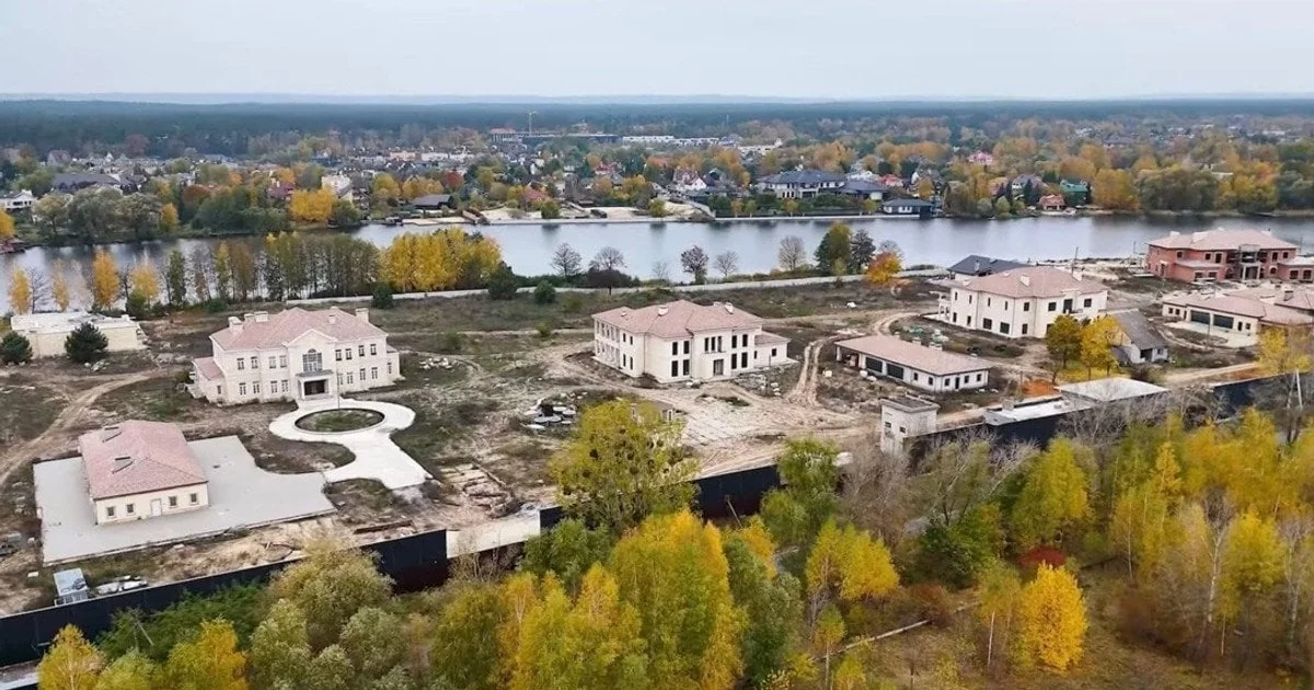 Элитные особняки в Козине, объект подозрений Андрея Ермака в отмывании денег