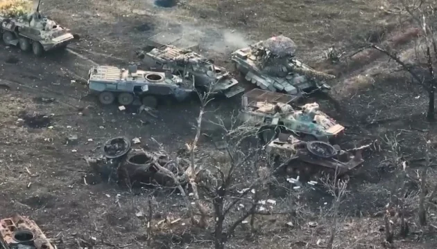 Знищена російська бронетехніка на Словянському напрямку