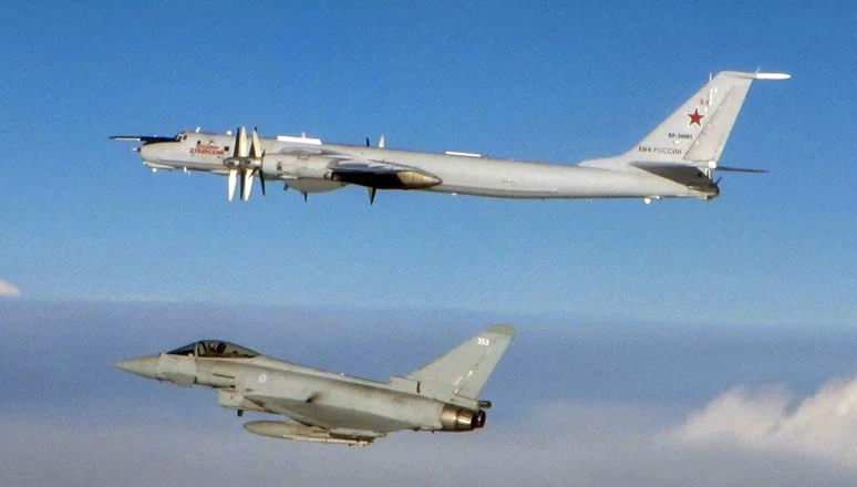Російський Ту-142 перехоплений британським винищувачем у Норвезькому морі