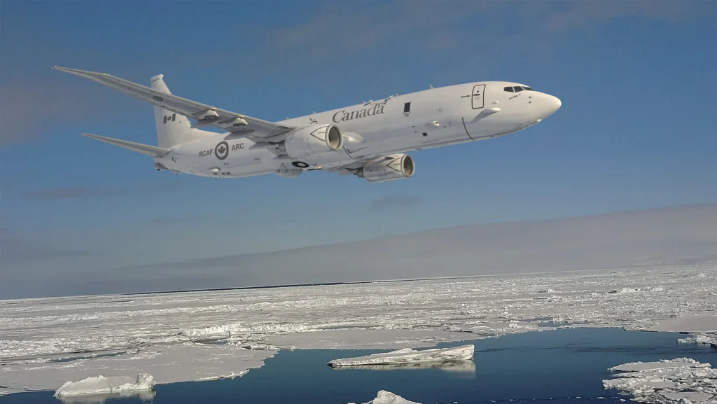 Літак P-8A Poseidon над крижаними просторами Арктики