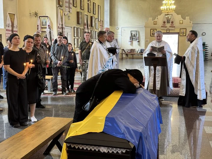 Панахида за екс-керівником поліції Сумщини в храмі Полтавщини