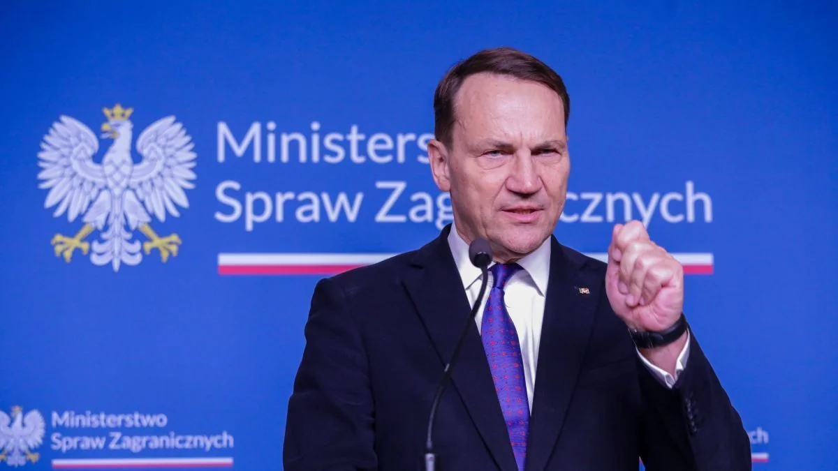 Радослав Сікорський спростовує заяви Пєскова про провокації проти Польщі