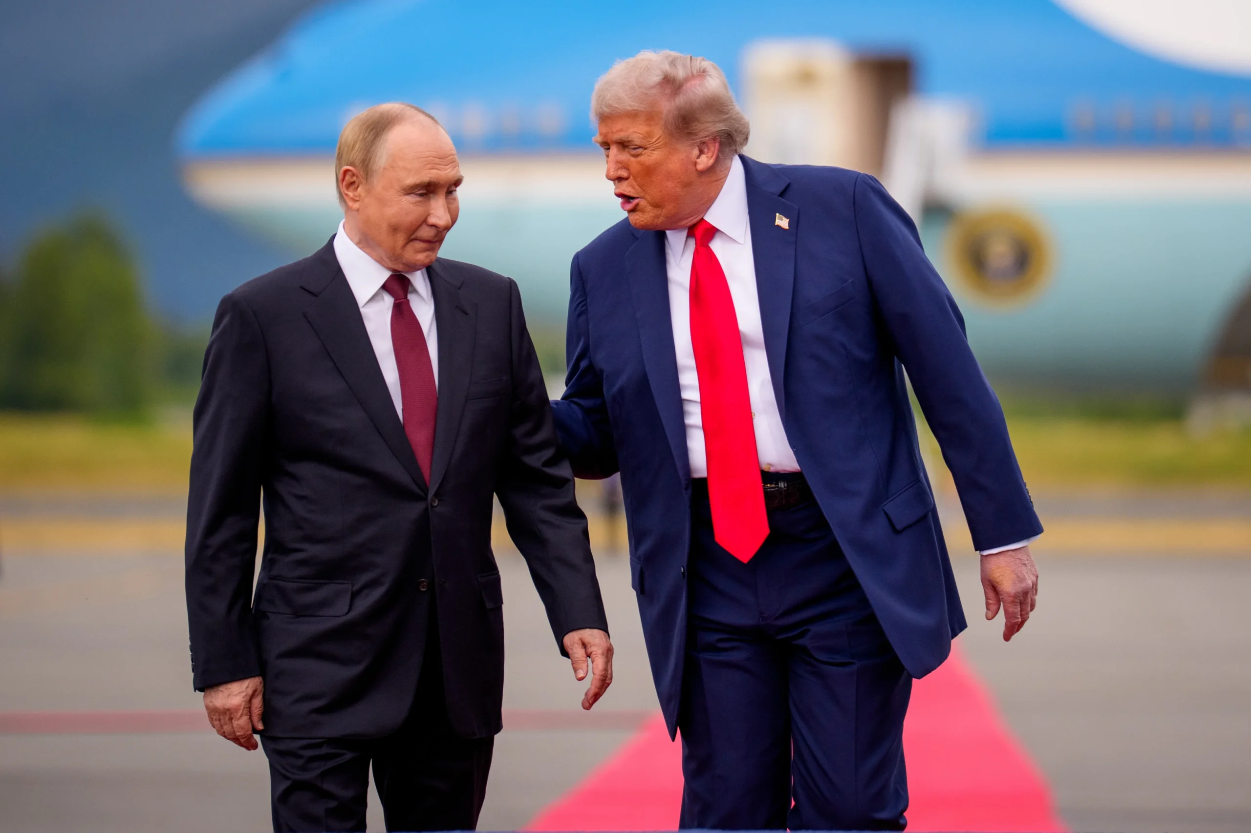 Дональд Трамп і Володимир Путін під час переговорів про завершення війни