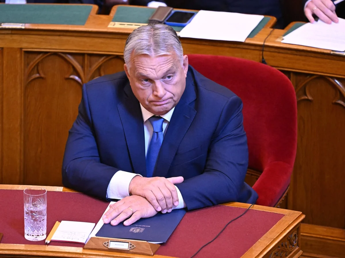 Венгрия расследует расходы на образовательное ПО при Орбане: более 300 млн долларов Виктор Орбан в парламенте Венгрии во время расследования образовательных контрактов