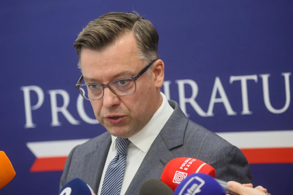 Польща закрила справу про дипломатичну зраду щодо Смоленська